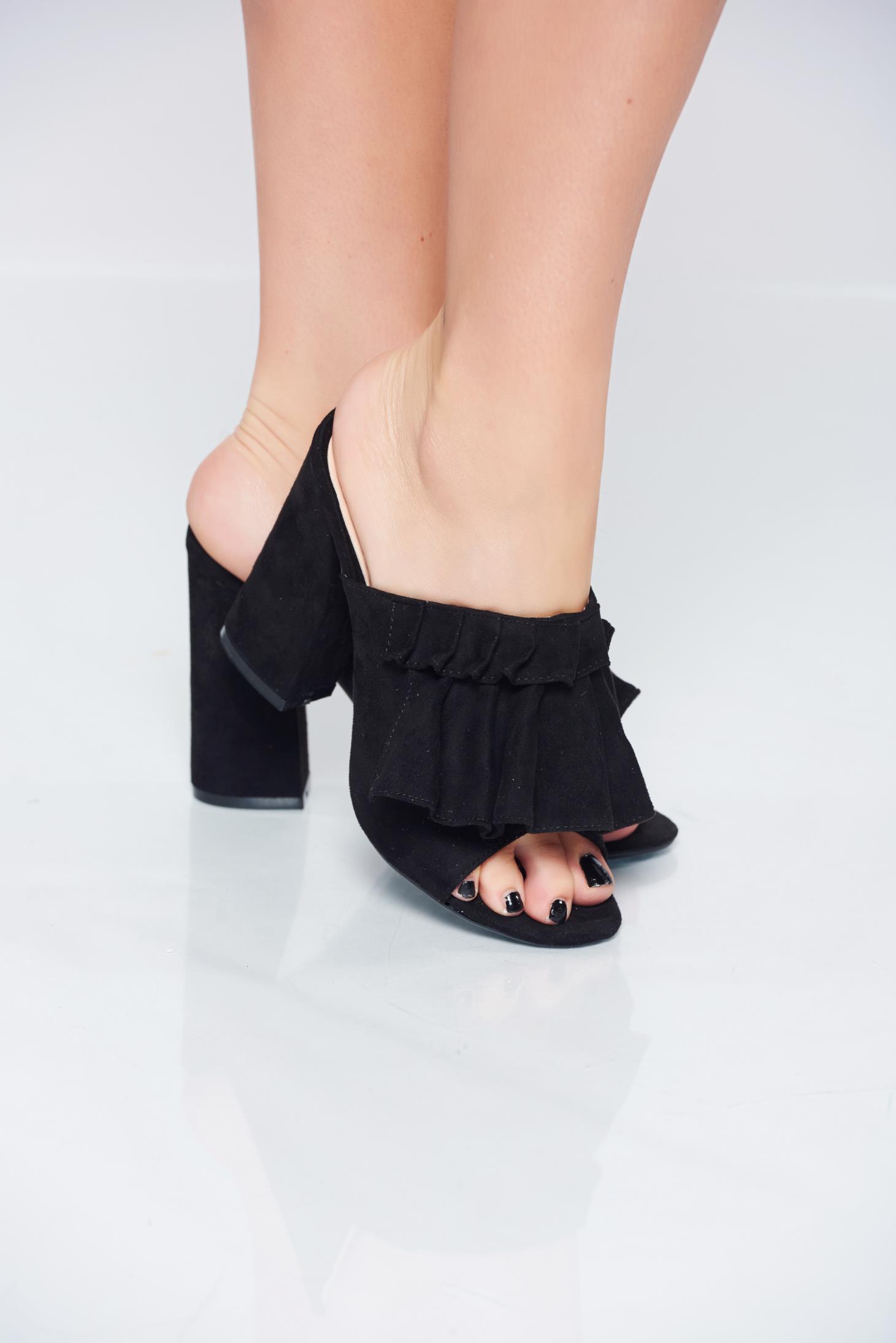 square black heels