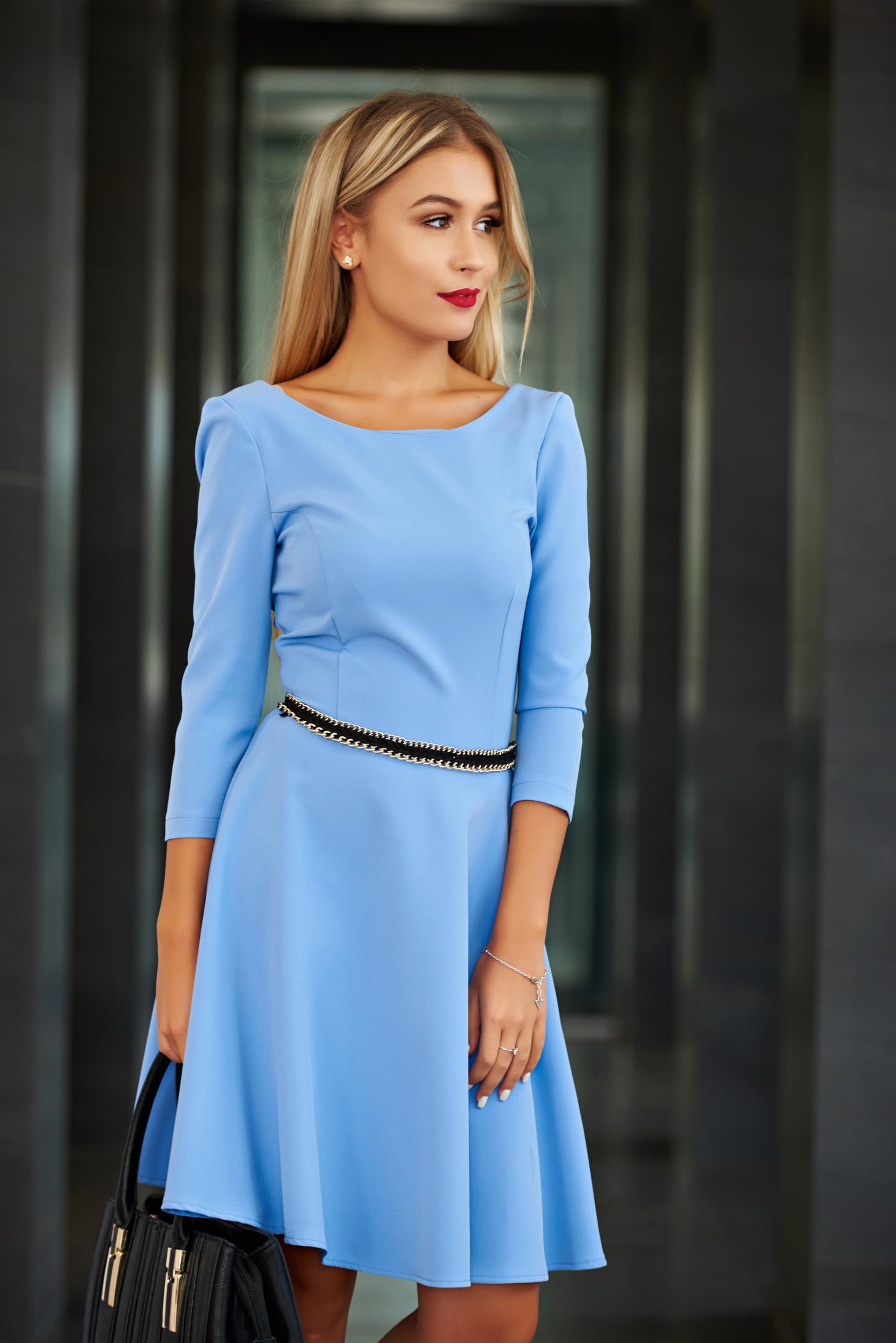 Rochie StarShinerS albastra office in clos accesorizata cu lantisor