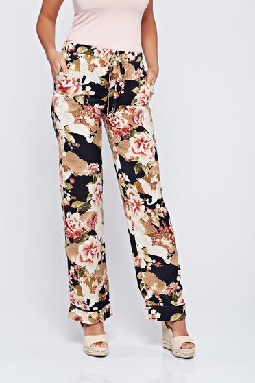 PrettyGirl rosa trousers with floral prints with pockets