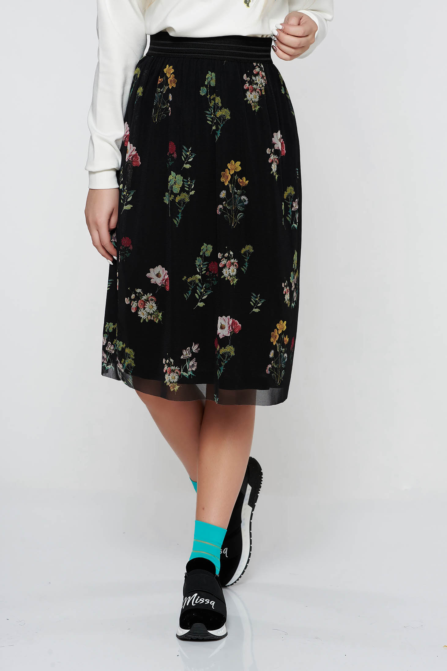 Top Secret black casual from tulle embroidered skirt with elastic waist
