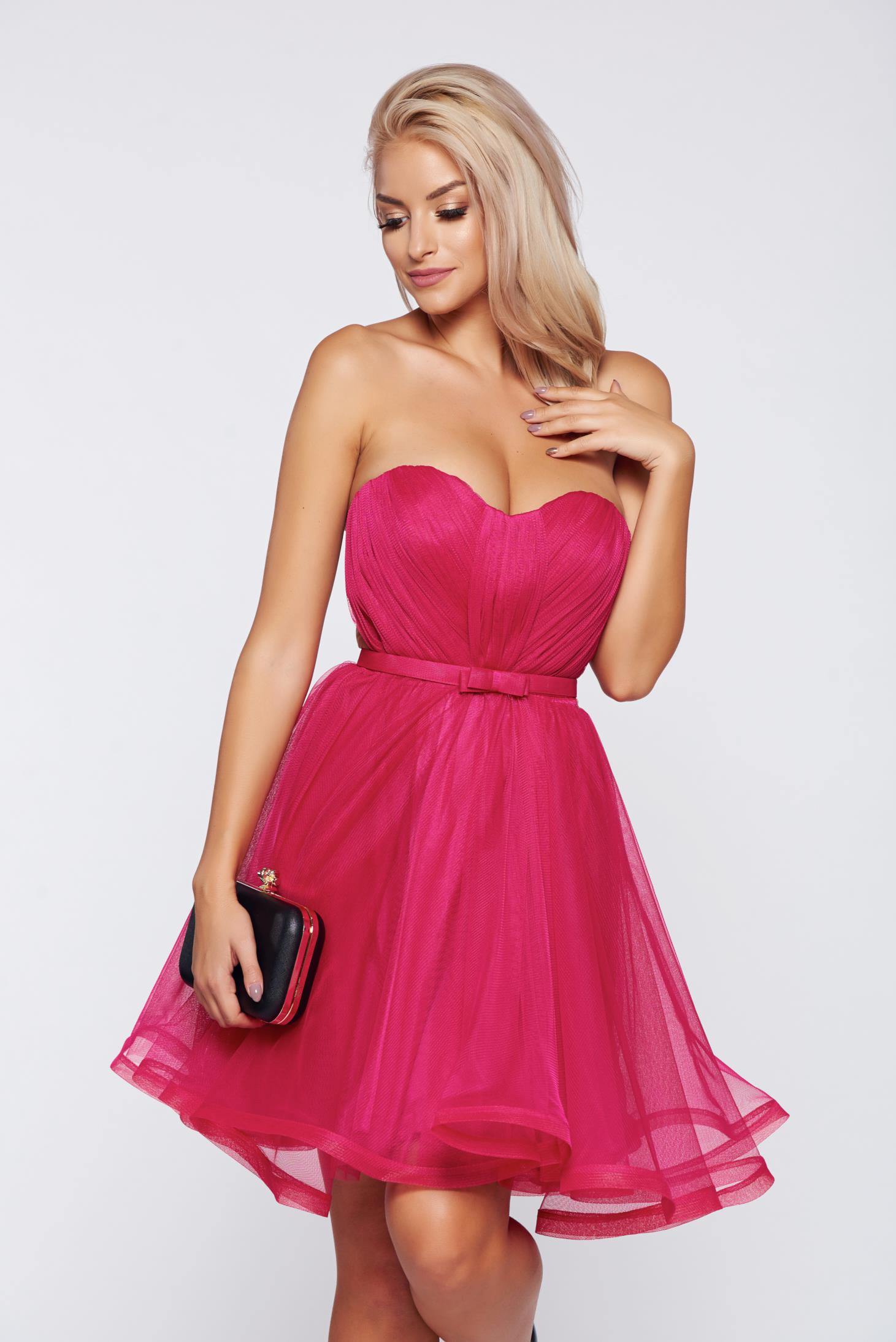 Rochie Ana Radu roz de lux tip corset din tul captusita pe interior cu bust buretat accesorizata cu cordon