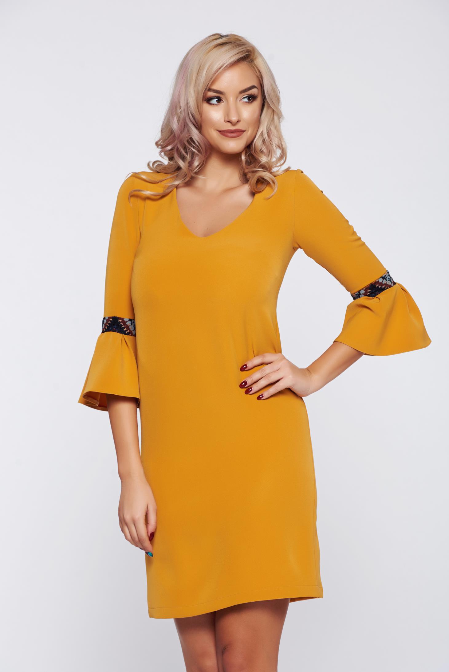 Rochie StarShinerS Fall in Love mustarie cu maneci clopot cu croi larg