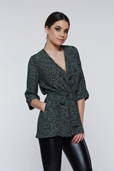 PrettyGirl green easy cut jacket accessorized with tied waistband