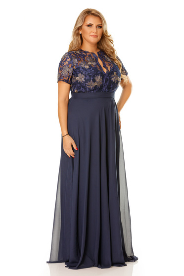 Occasional blue dress with a cleavage and embroidery details