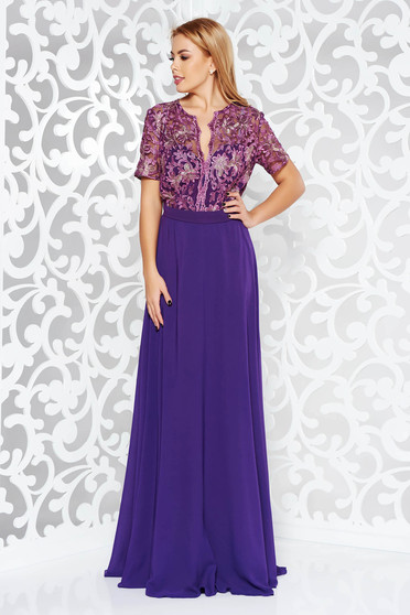 Occasional purple dress with a cleavage embroidery details