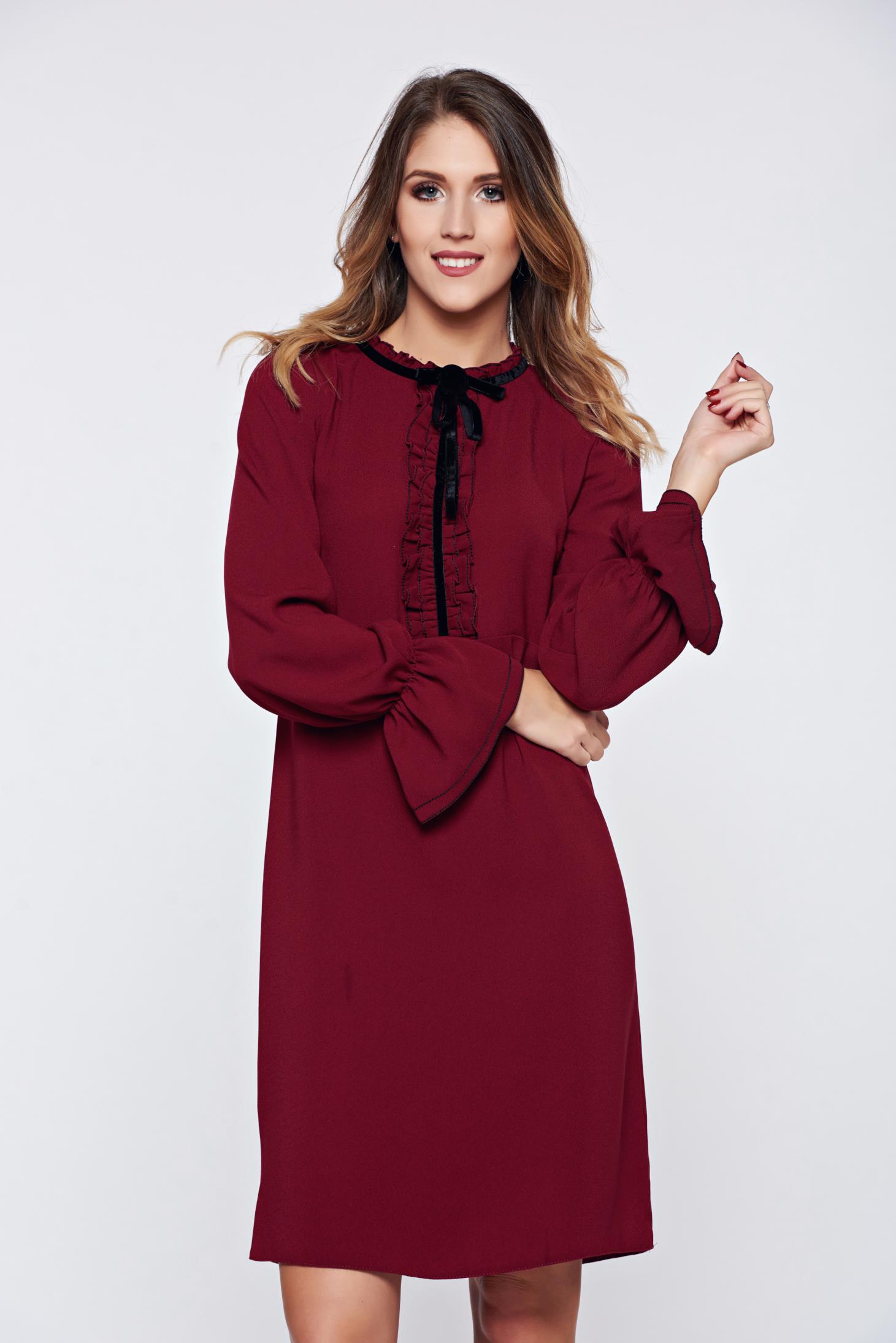 Rochie LaDonna visinie office eleganta cu volanase la maneca