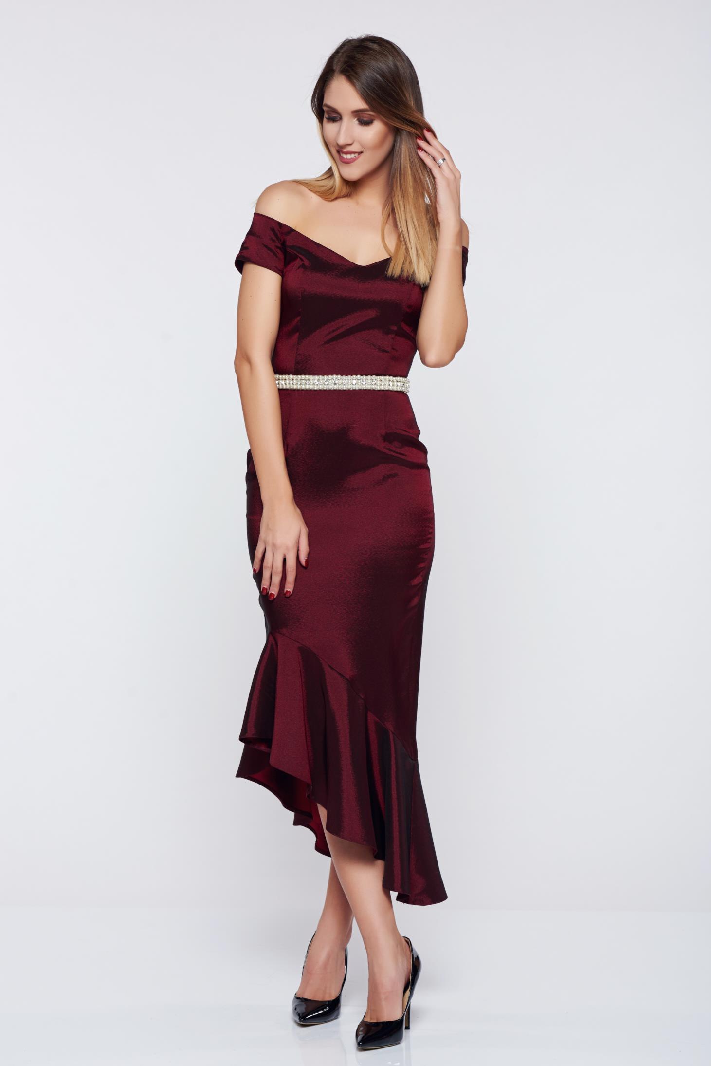 Rochie StarShinerS mov eleganta pe umeri cu aplicatii cu perle