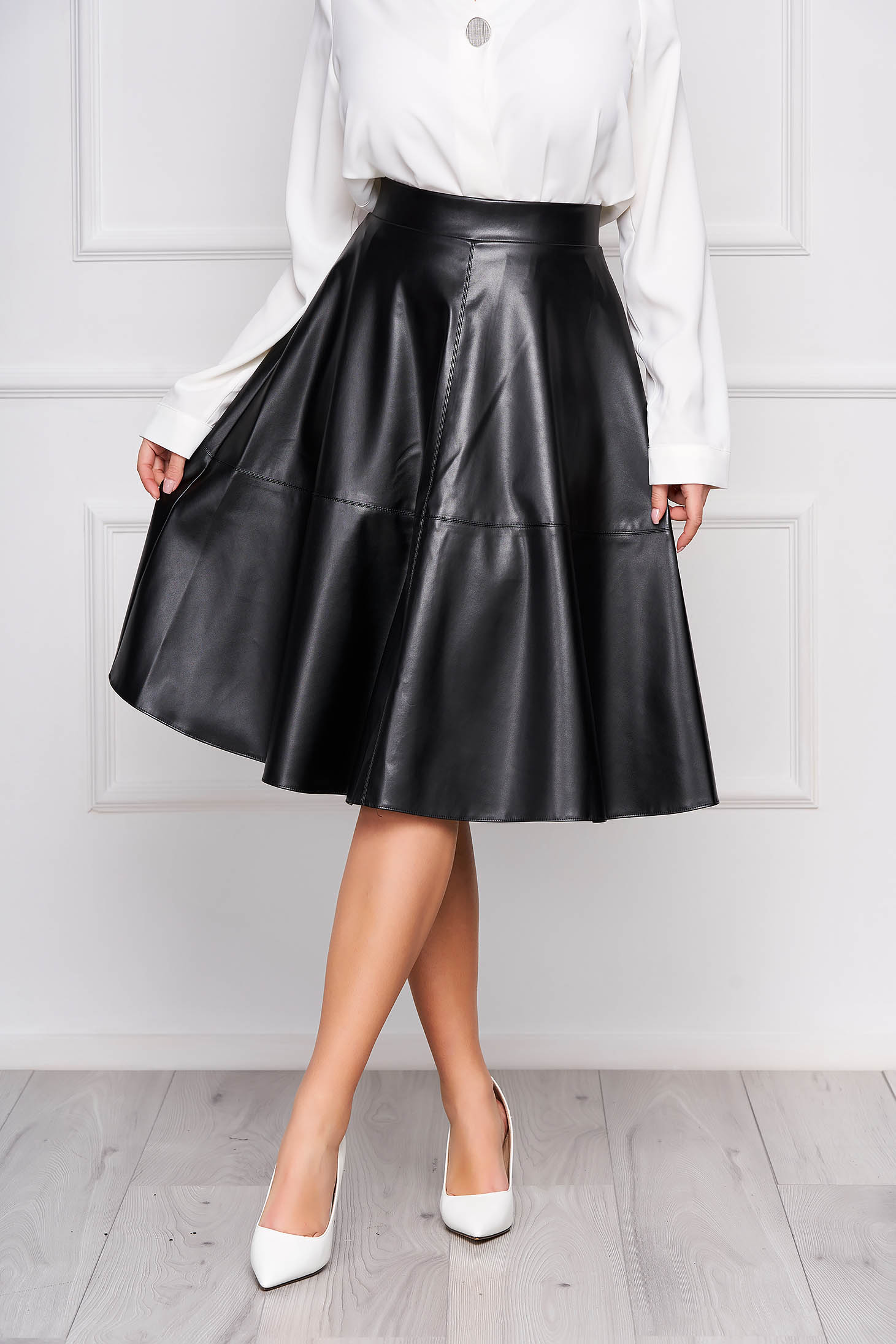 Fusta StarShinerS neagra midi casual din piele ecologica in clos cu talie inalta