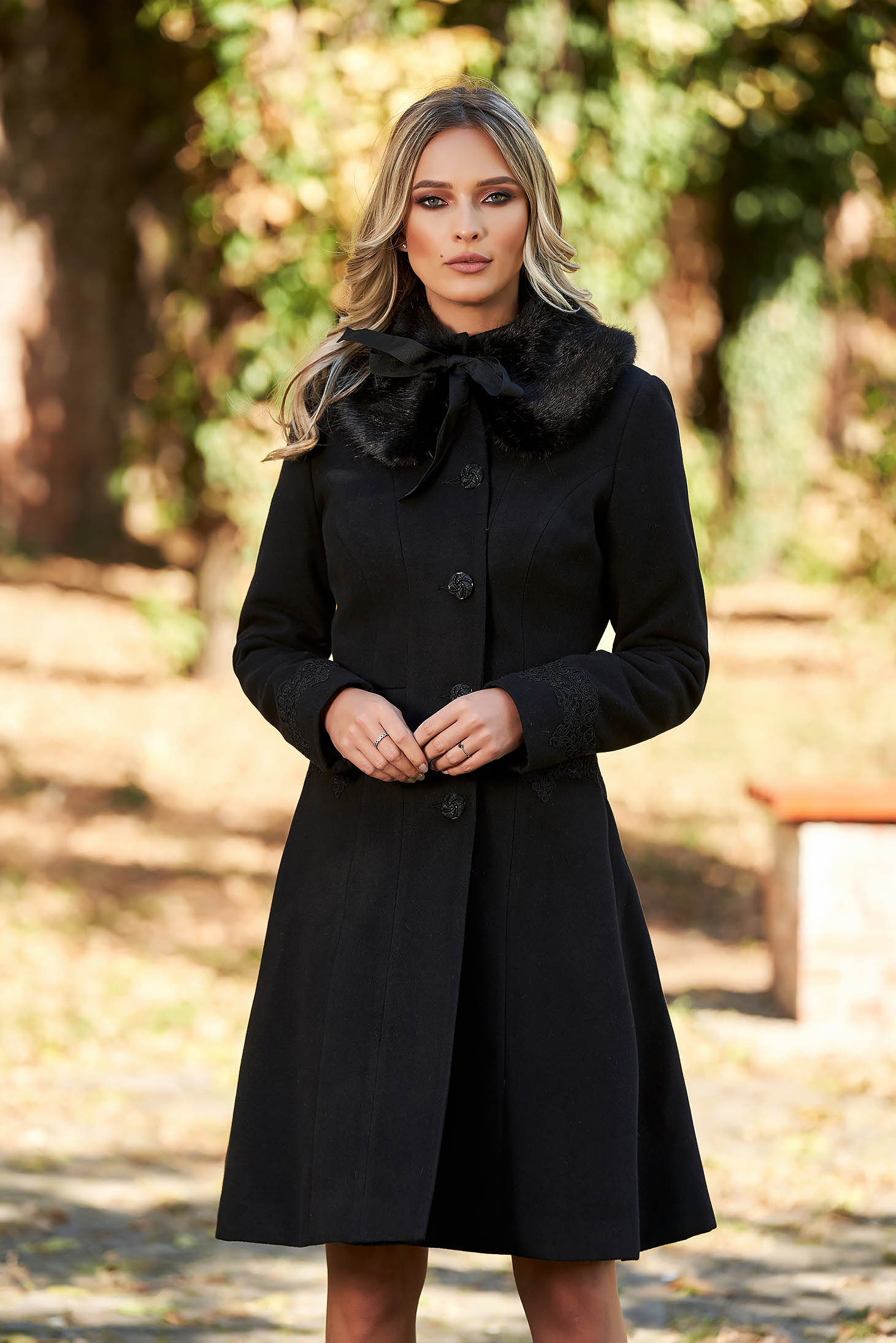 Palton negru StarShinerS best impulse elegant din lana cu insertii de broderie captusit pe interior