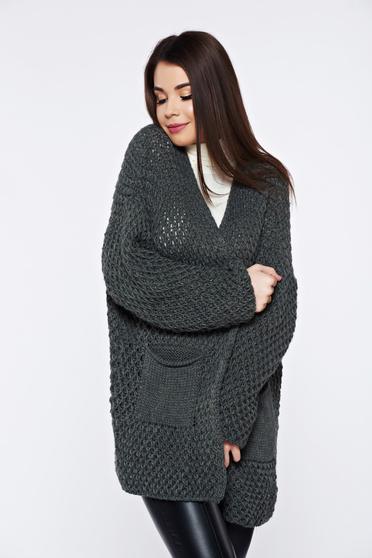 Green knitted cardigan with front pockets