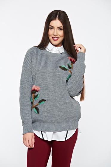 Grey casual knitted flared sweater with floral details