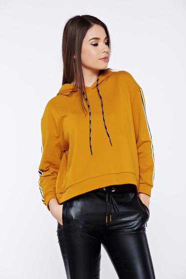 Mustard casual coat with undetachable hood