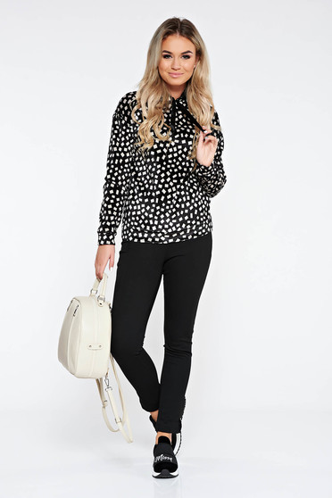 PrettyGirl black hoodie with print details from velvet