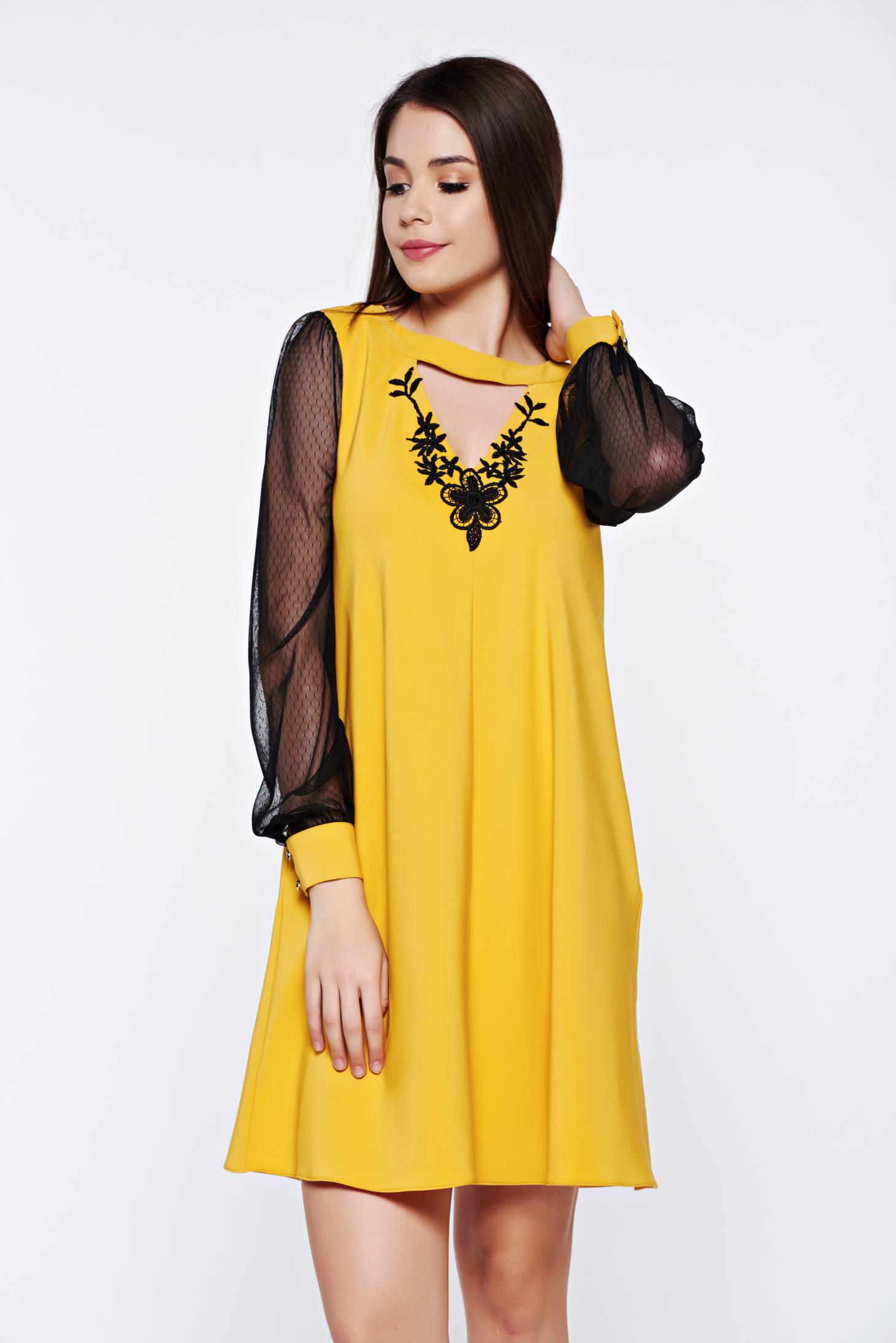 Rochie LaDonna galbena eleganta de zi cu maneci din dantela