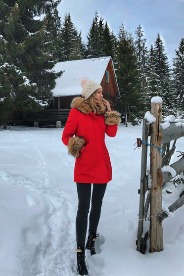 SunShine red jacket casual with pockets from slicker with inside lining with faux fur accessory