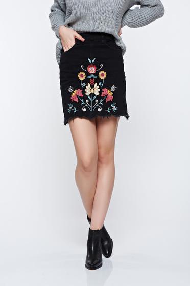 Top Secret casual with embroidery details black skirt