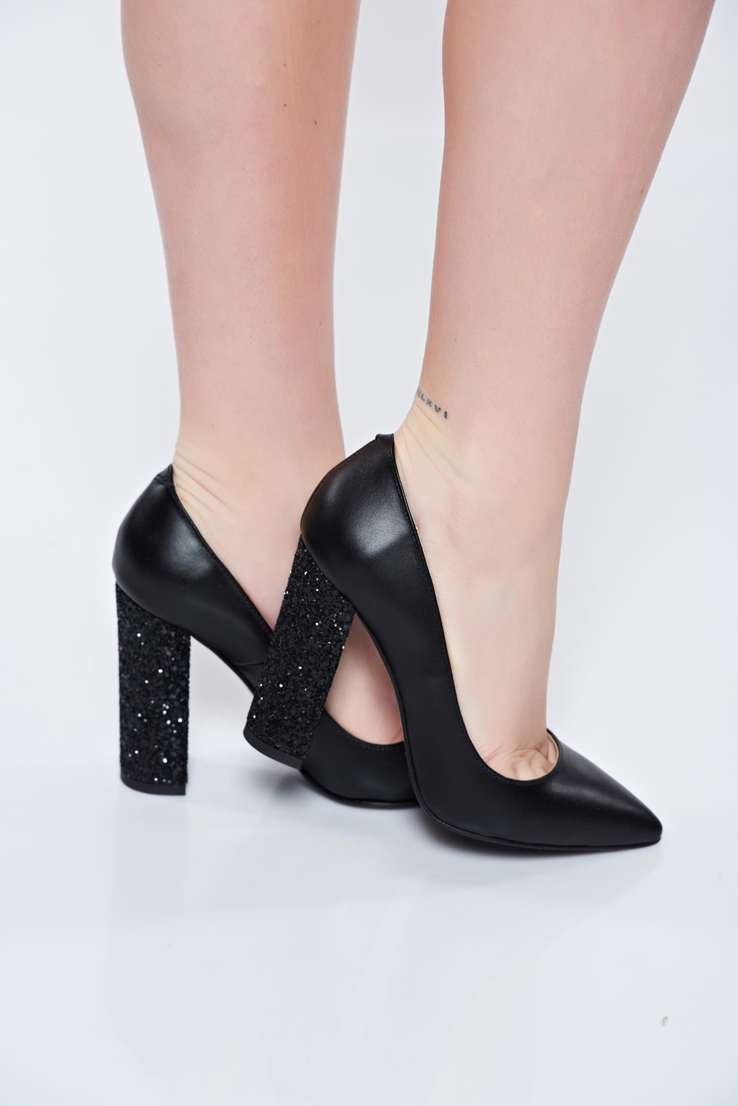 black pointed toe chunky heel