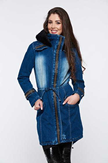 Blue jacket casual denim with faux fur lining aims