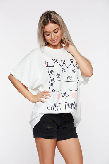 White t-shirt casual flared with graphic print