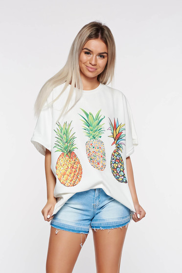 White t-shirt casual flared with print details