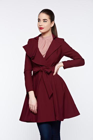 Artista burgundy trenchcoat with inside lining cloche accessorized with tied waistband