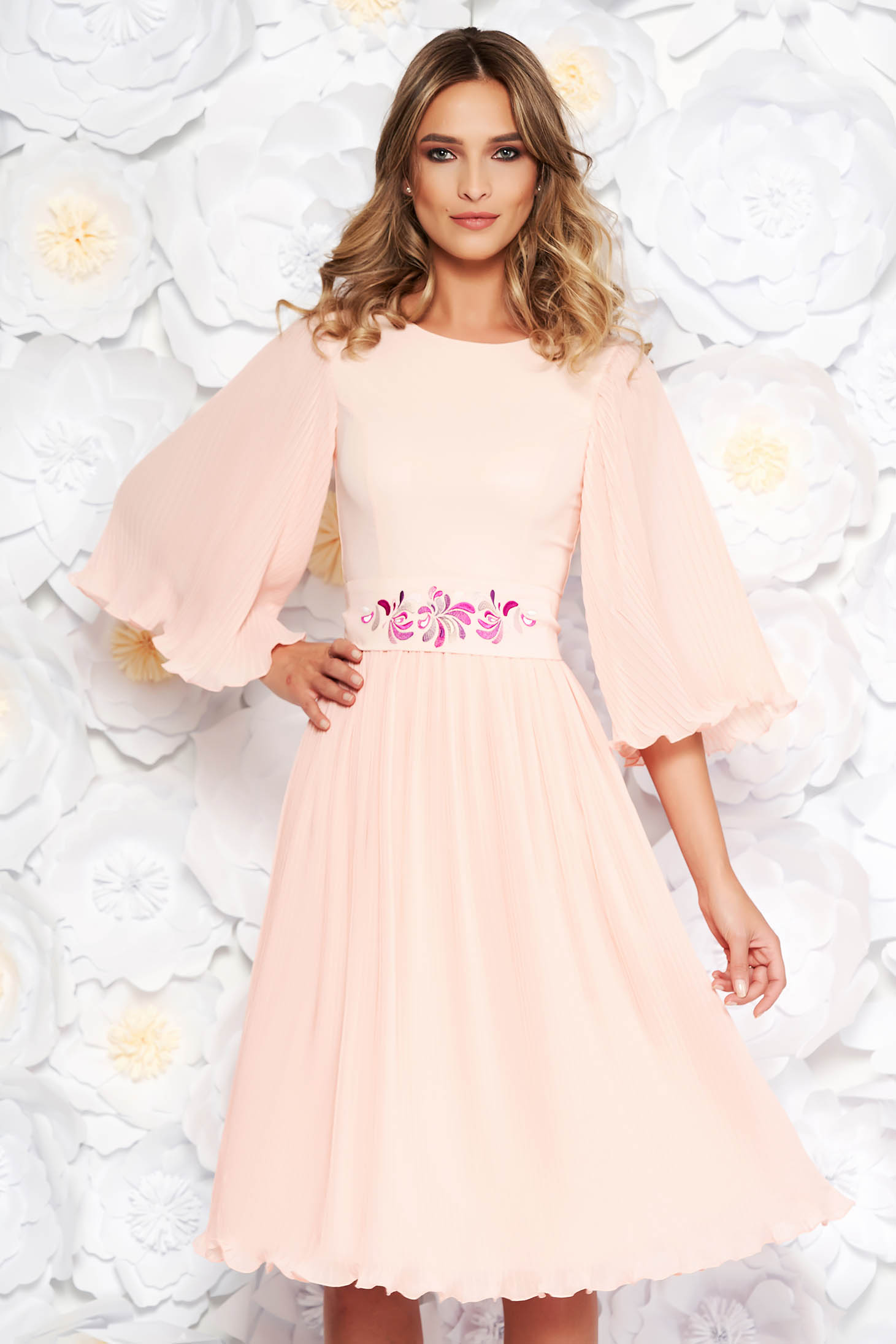 Rochie Starshiners Piersica De Ocazie Din Voal Plisata Accesorizata