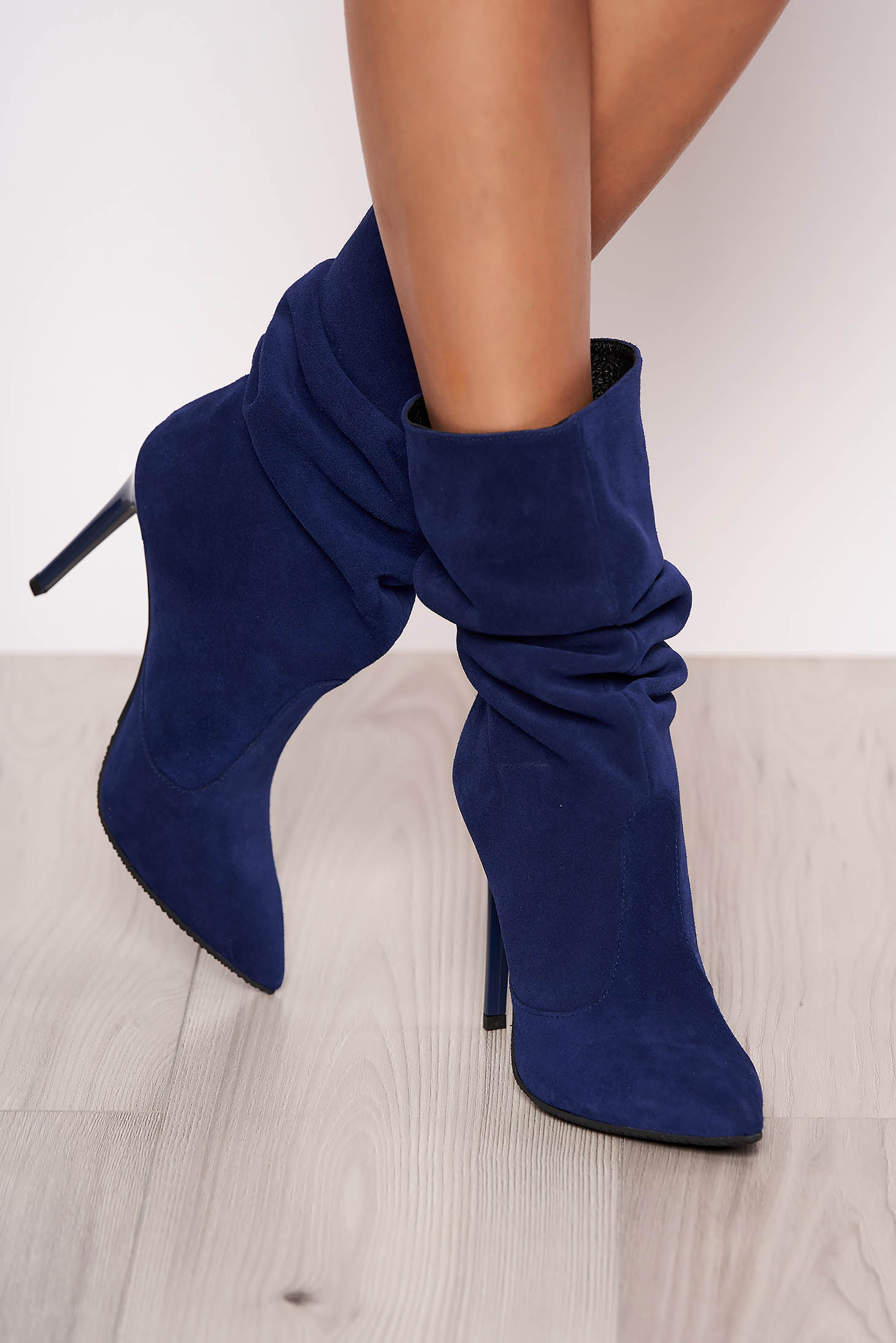 Blue natural leather boots with high heels