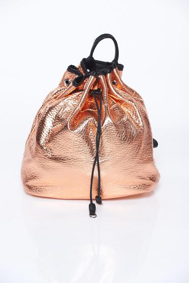 Gold bag casual with metallic aspect from ecological leather