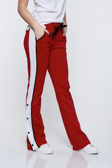 Ocassion red trousers casual with pockets cotton is fastened around the waist with a ribbon with elastic waist