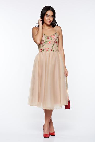 Artista cream occasional cloche dress with inside lining embroidered with push-up cups