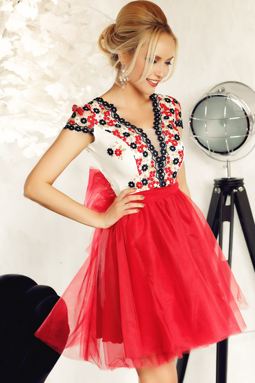Fofy red occasional cloche dress from tulle with embroidery details with inside lining