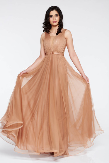 Ana Radu cream dress accessorized with tied waistband from tulle with deep cleavage with inside lining luxurious