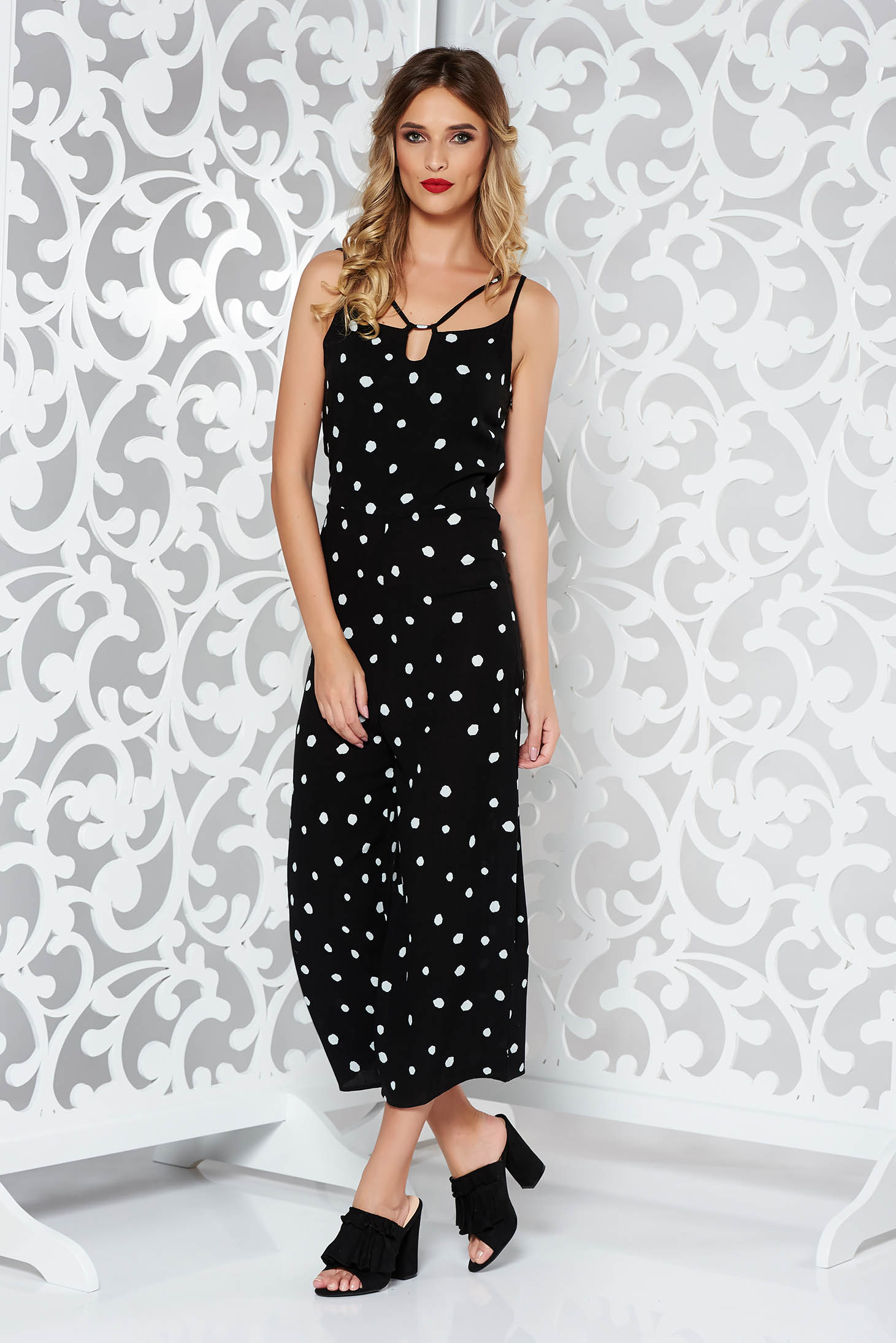 Salopeta StarShinerS neagra casual cu bretele din material vaporos cu buline