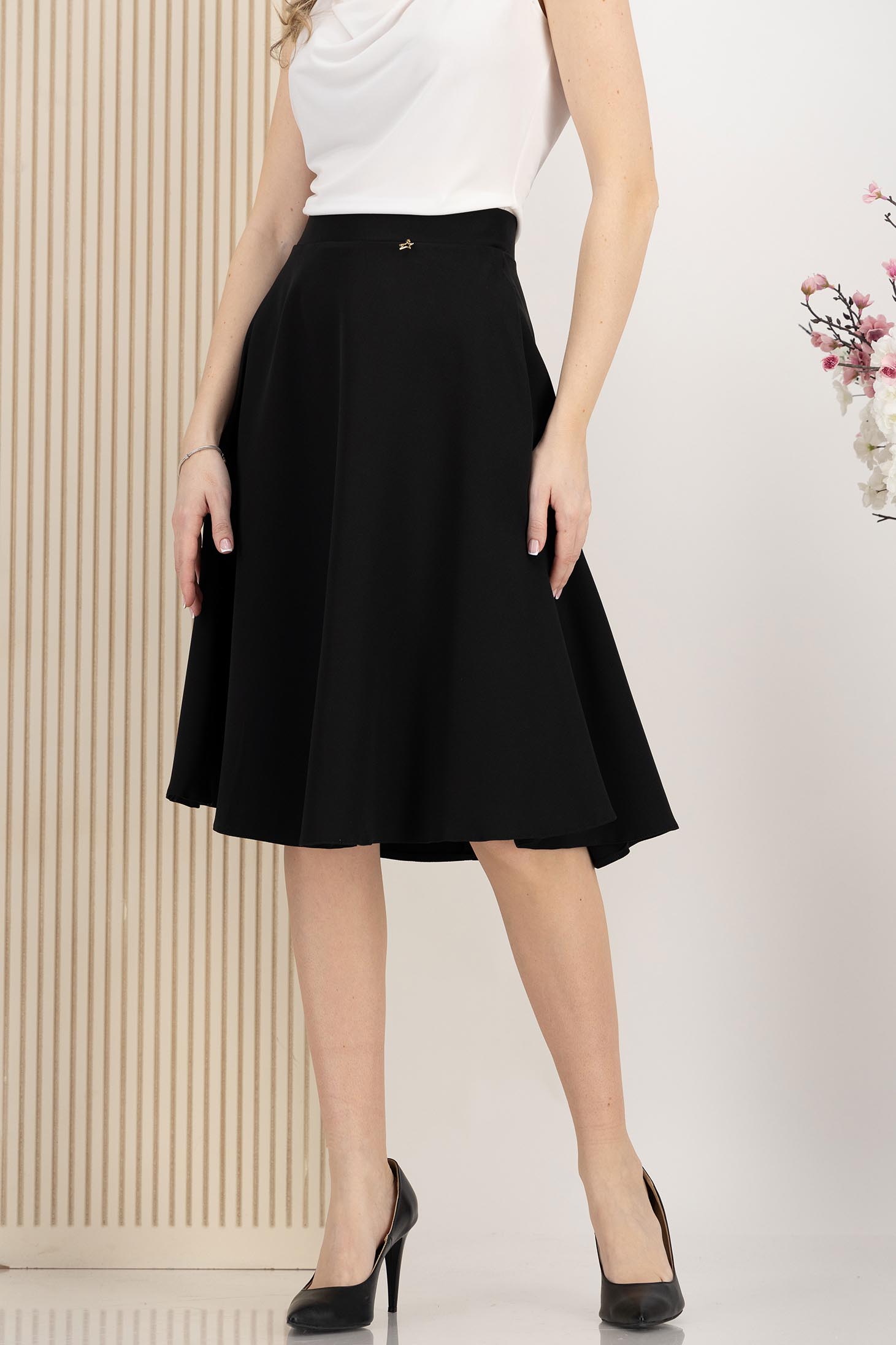 Fusta din stofa usor elastica neagra in clos cu buzunare - StarShinerS 1 - StarShinerS.ro