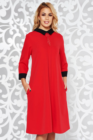 Red dress elegant flared slightly elastic fabric with bright details with pockets