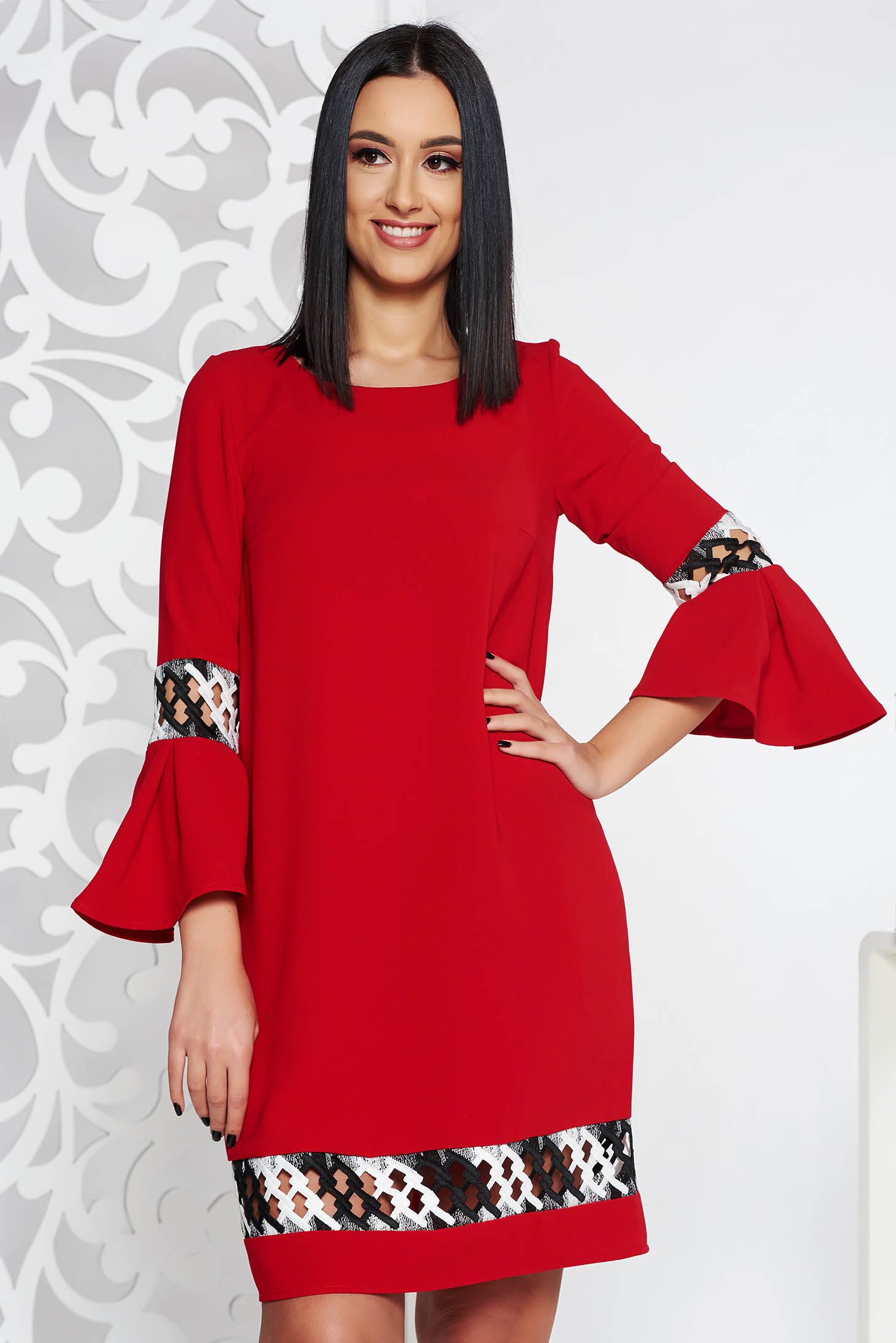 Rochie StarShinerS rosie eleganta cu croi larg din stofa usor elastica cu insertii de broderie
