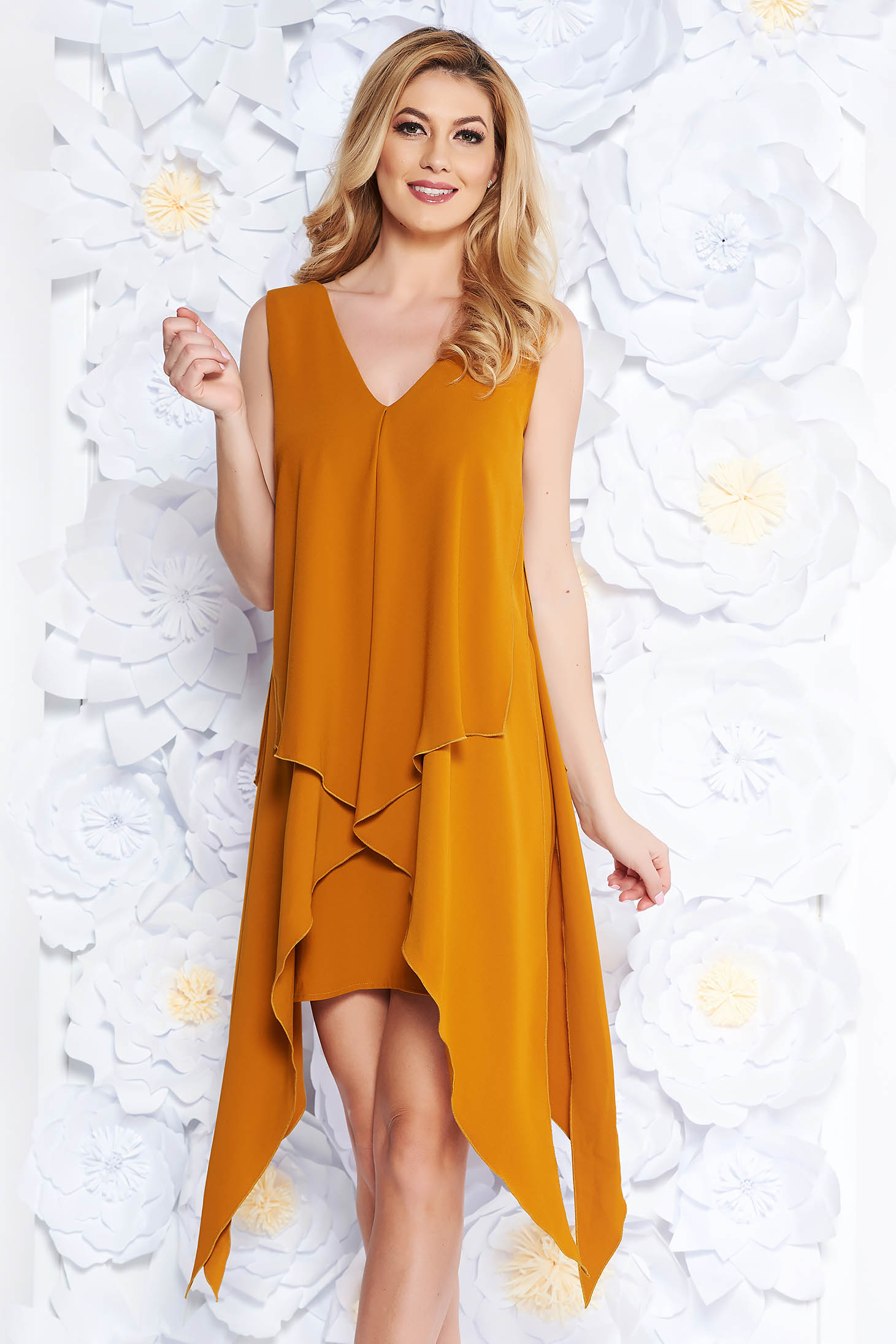 Rochie mustarie eleganta asimetrica din stofa subtire usor elastica suprapunere de material