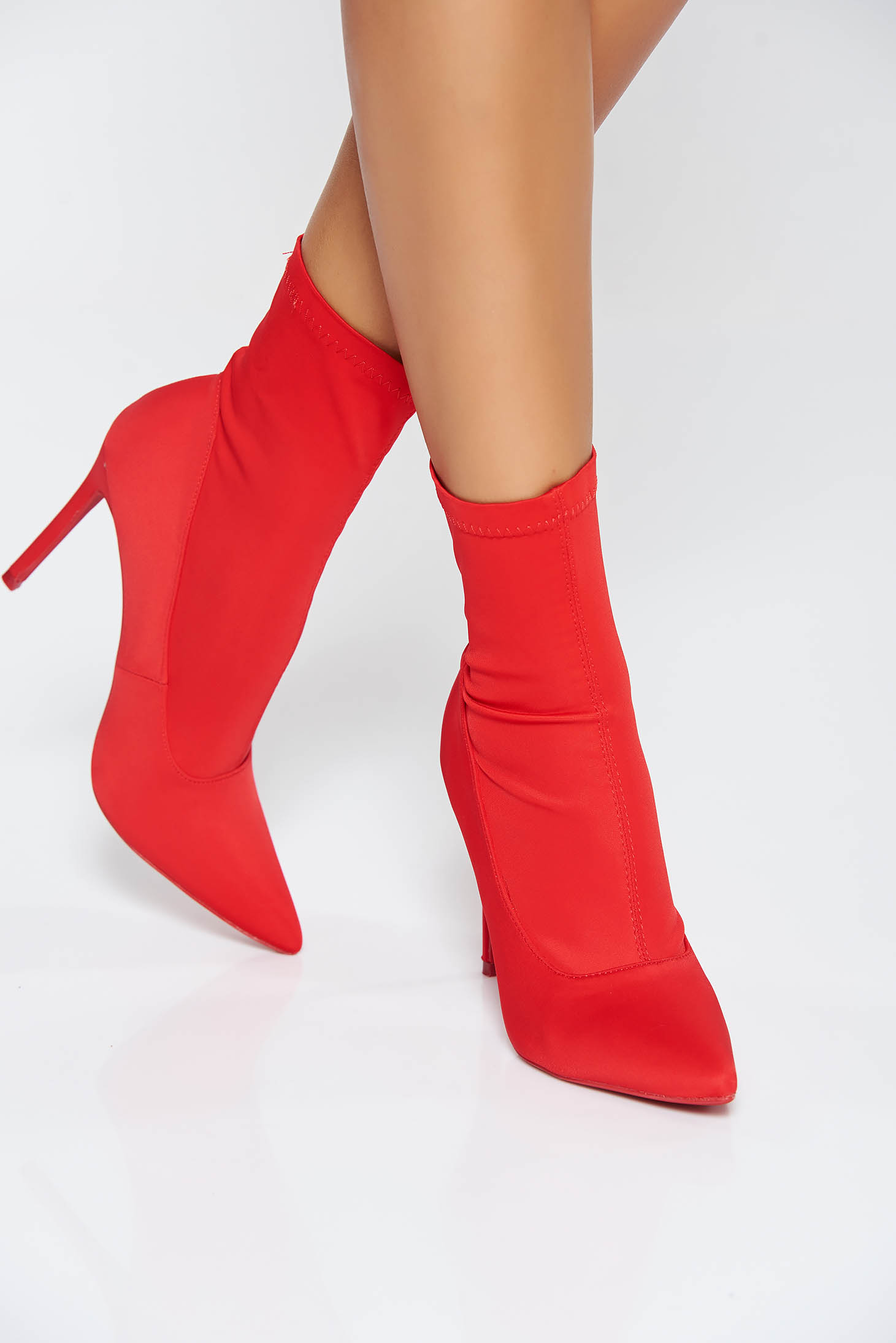 Red casual ankle boots with high heels 