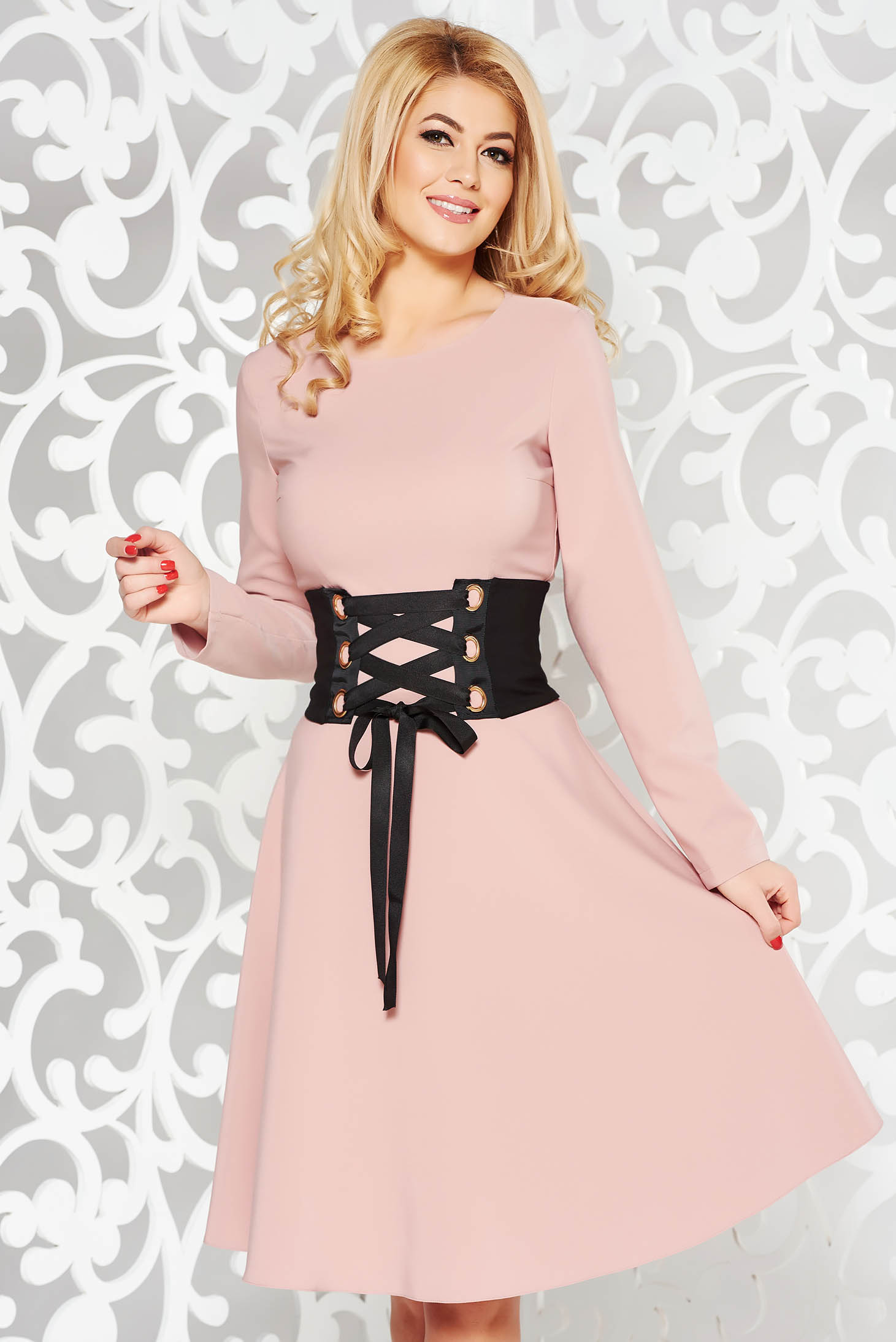 Rochie LaDonna rosa office in clos din stofa usor elastica accesorizata cu cordon