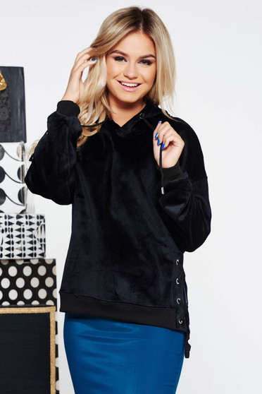 SunShine black casual coat from velvet fabric with easy cut with laced details with undetachable hood