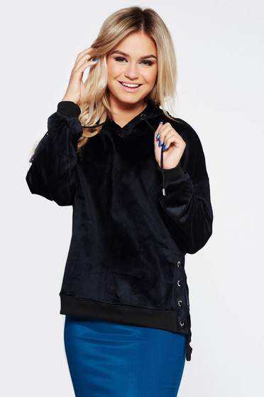SunShine black casual coat from velvet fabric with easy cut with laced details with undetachable hood