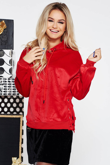 SunShine red casual coat from velvet fabric with easy cut with laced details with undetachable hood