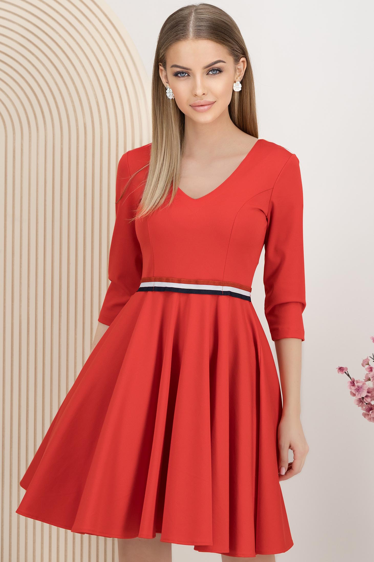 Rochie din material elastic rosie pana la genunchi in clos cu decolteu in v - StarShinerS 1 - StarShinerS.ro