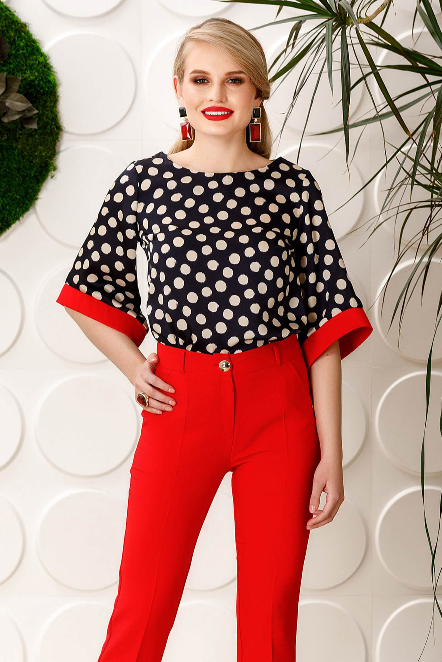 Bluza dama PrettyGirl albastra-inchis eleganta cu croi larg cu maneci clopot din material satinat cu buline