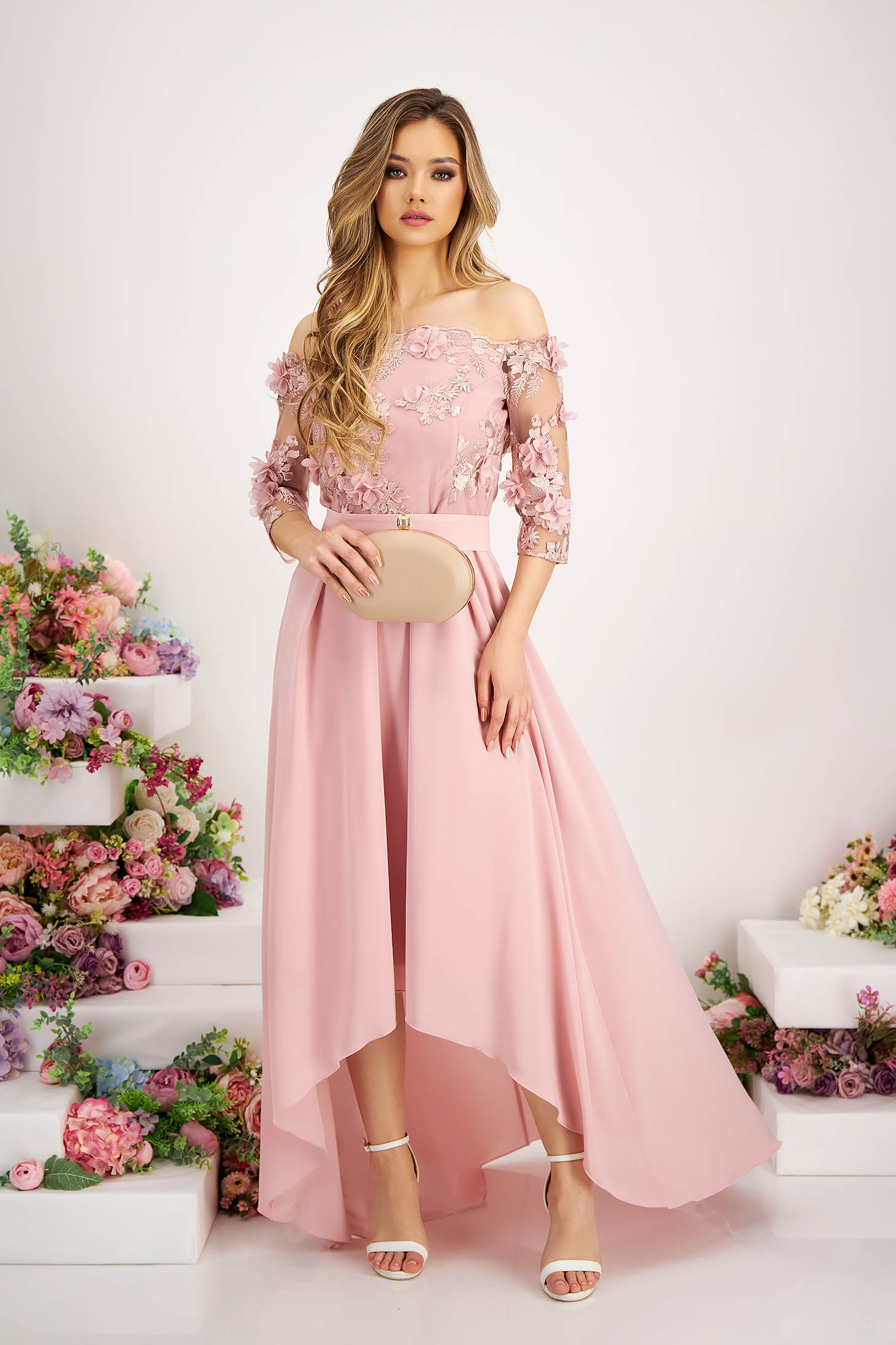 Világos rózsaszínű csipkés harang aszimetrikus ruha 1 - StarShinerS.hu
