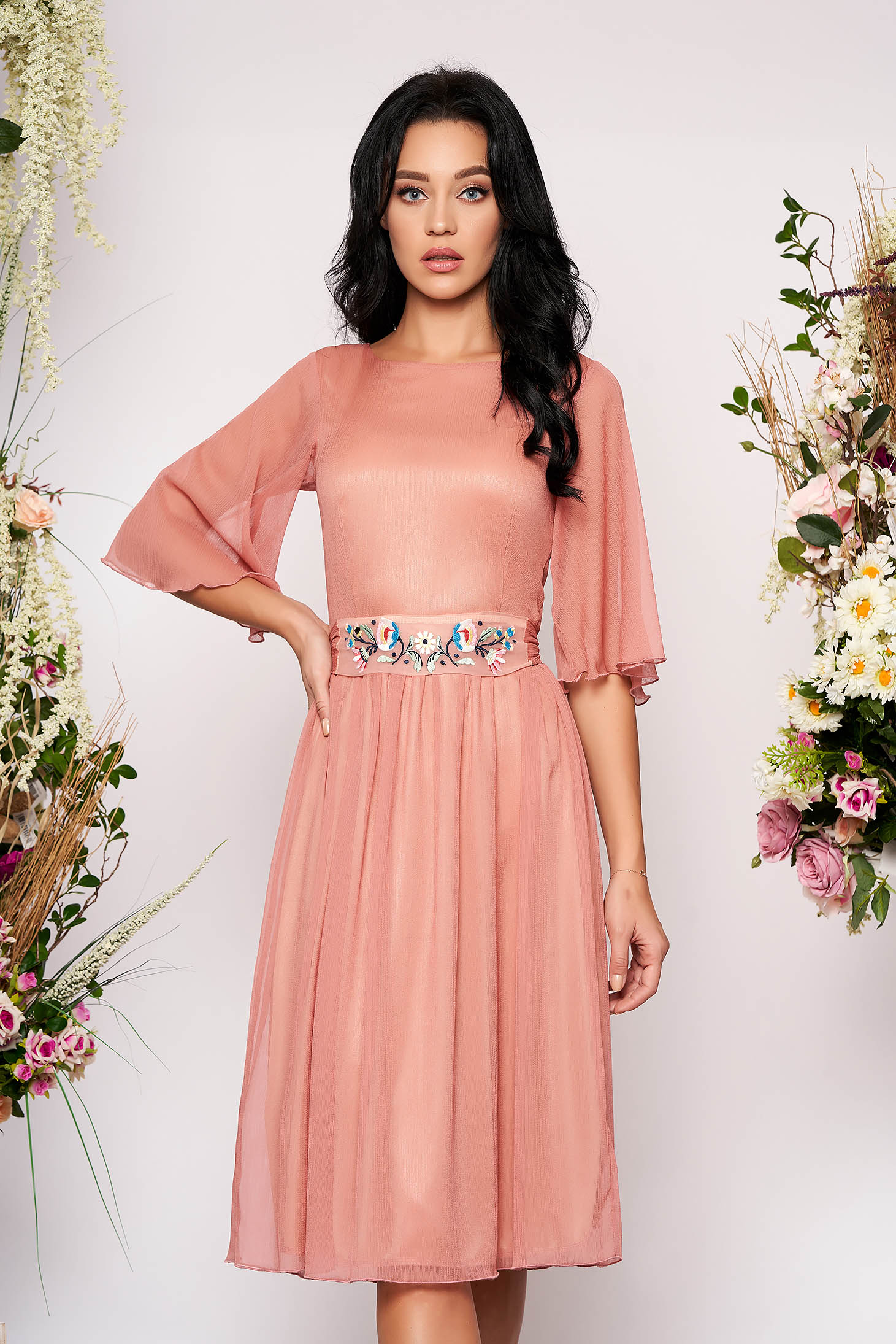Rochie StarShinerS roz prafuit midi de ocazie in clos din voal cu maneci trei-sferturi transparente cu cordon detasabil