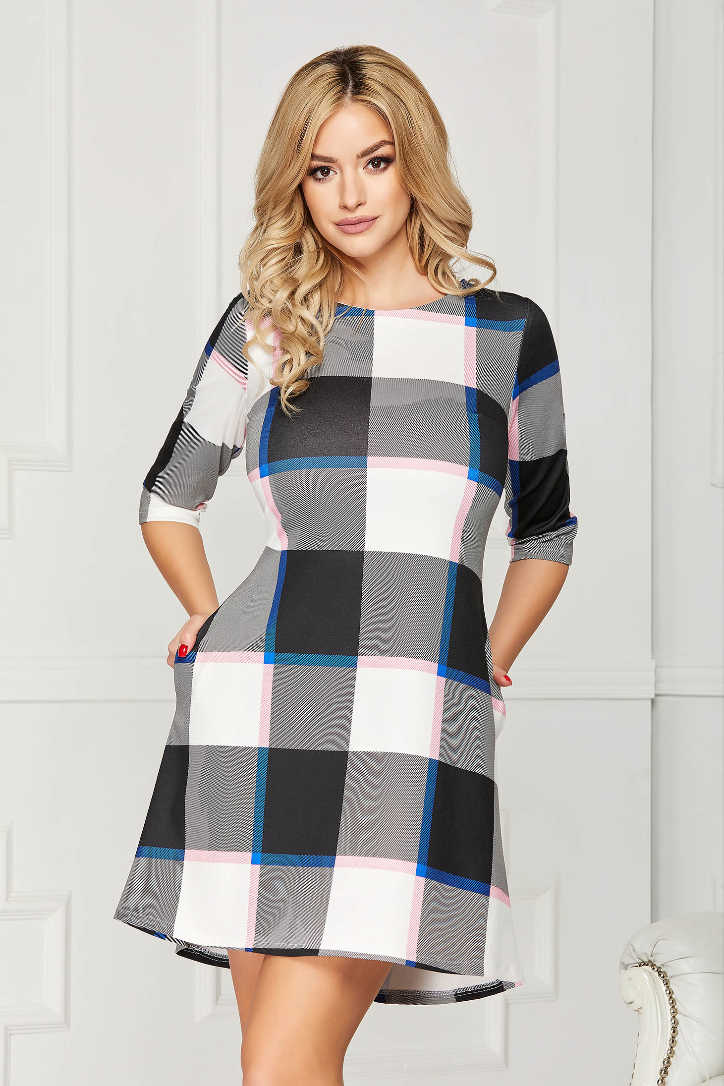 Rochie neagra casual scurta de zi cu croi in a cu buzunare cu maneci trei-sferturi fara captuseala