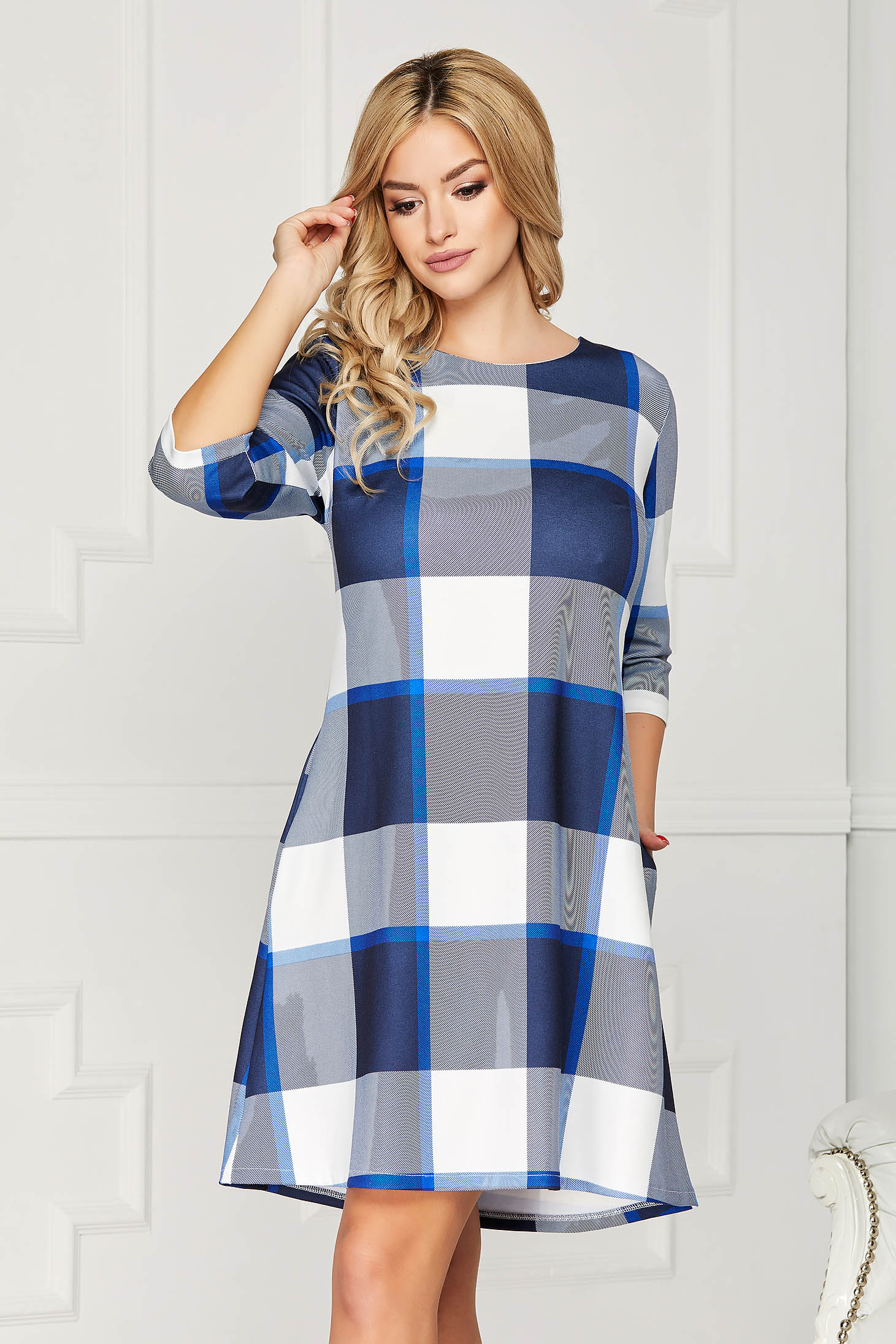 Rochie albastra casual scurta de zi cu croi in a cu buzunare cu maneci trei-sferturi fara captuseala