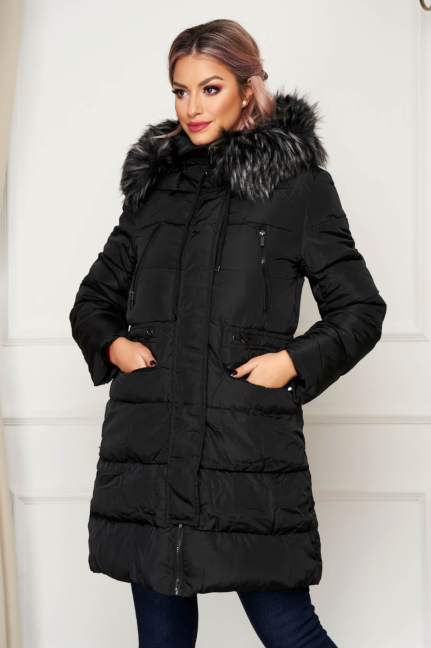 Black casual jacket from slicker with inside lining with pockets with faux fur accessory