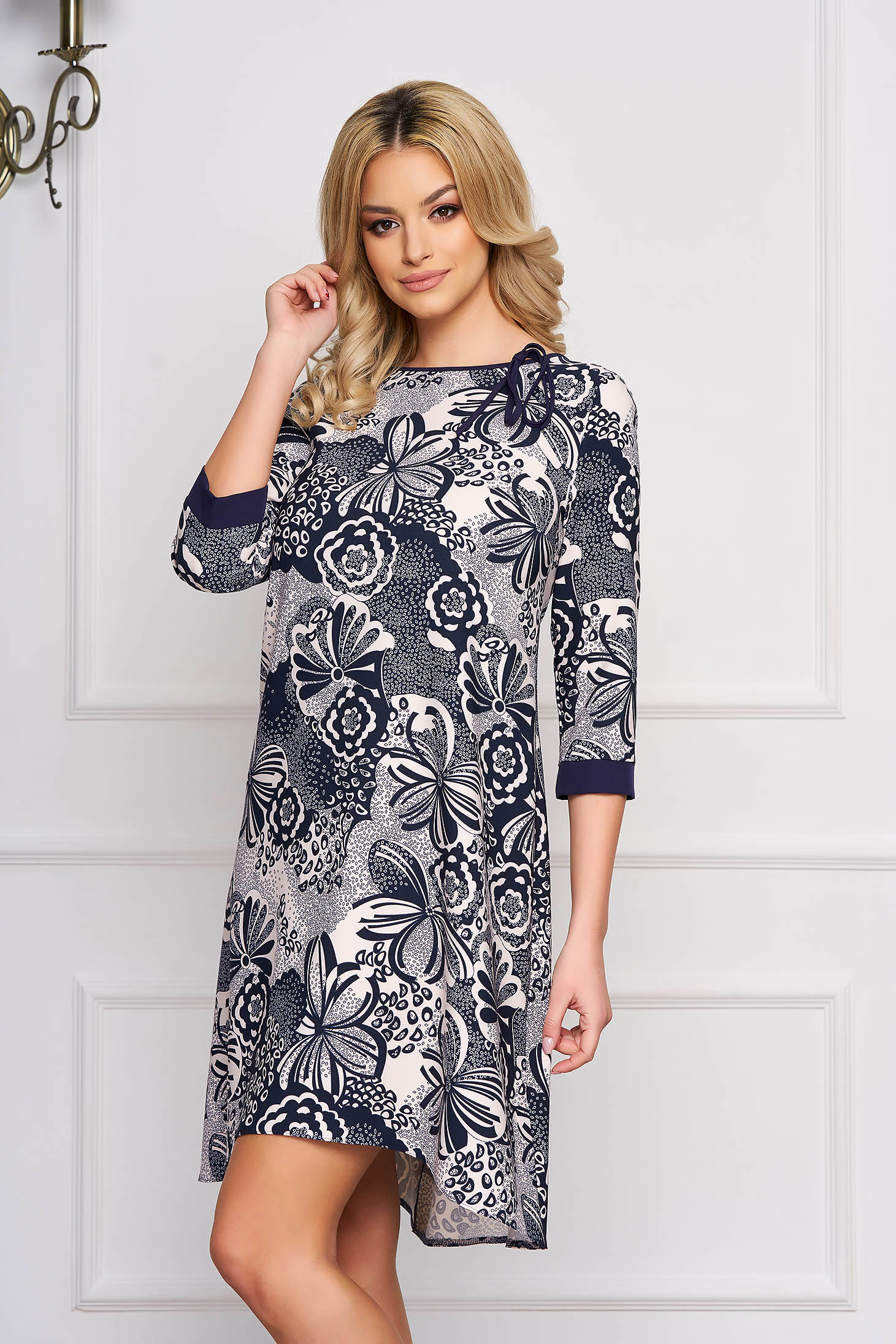 Rochie StarShinerS albastru-inchis de zi din scuba cu maneci trei-sferturi accesorizata cu o fundita fara captuseala